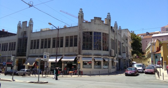 Edifício da histórica Garagem Liz convertido em supermercado Continente