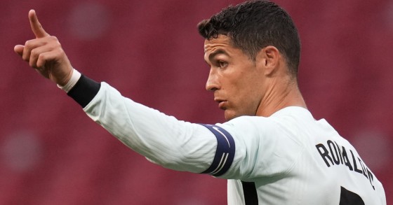 Ronaldo "finta" fora dos relvados e investe na saúde – é acionista da Insparya (ex-Saúde Viável)