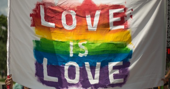 Hungria proíbe difusão de conteúdos LGBTI+ junto de menores