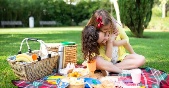 Parques e jardins da cidade: o que levar para um piquenique de verão?