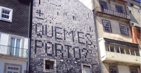 Mural de azulejos “Quem és Porto?” em risco de desaparecer