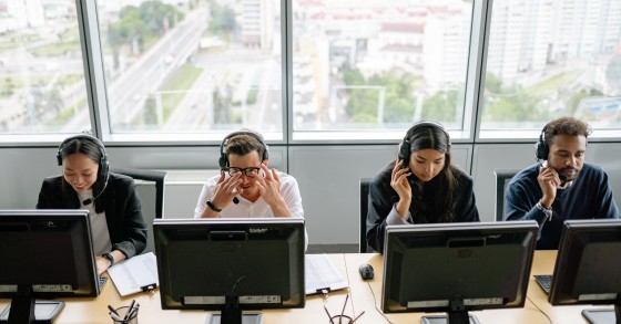 Desemprego desce e já há mais pessoas empregadas que em 2019
