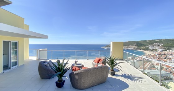 Sesimbra Cliffs: casas com vista para o mar atraem portugueses