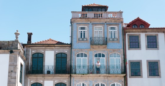 How to save money to buy a house in Portugal