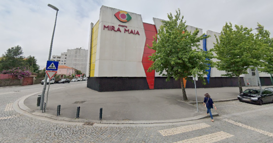 Compra e venda de centros comerciais