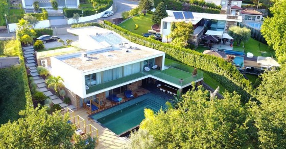 Get a great deal on houses and villas in Portugal