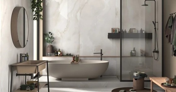 Casa de banho elegante e prática: o efeito mármore veio para ficar