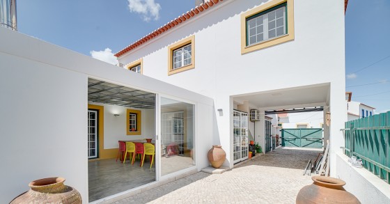 Casas com varanda ou terraço coberto