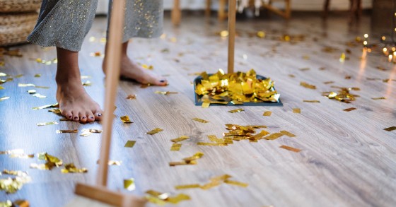 Aspirar ou varrer? O melhor método para limpeza do chão