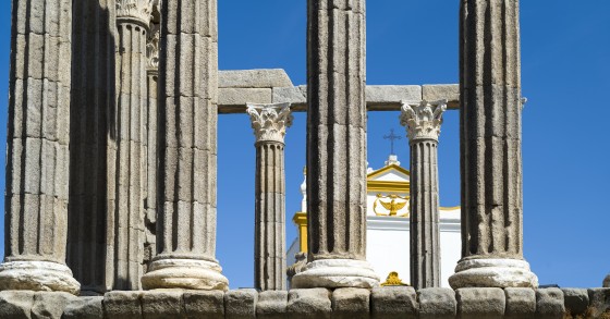 Évora