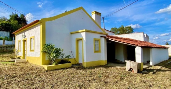 Casas à venda com anexos