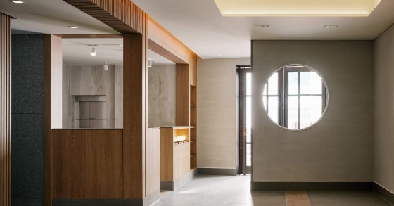 Centro de Meditación Budista de Bohyun en Busan (Corea del Sur) ha sido diseñado por el estudio Design by 83, siendo una extensión urbana del templo Bohyunseonwon.