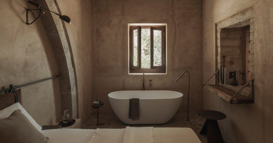 Drakoni House se restauró por Doriza Design y se encuentra en el pueblo de Pano Pines, Creta.