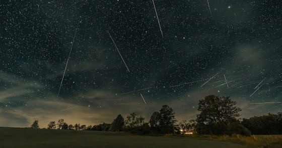 chuva de estrelas durante o verão