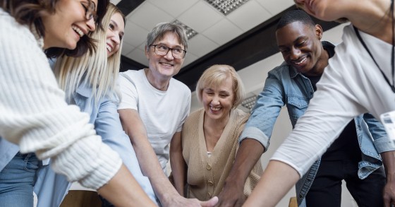 Trabalhadores de diferentes gerações