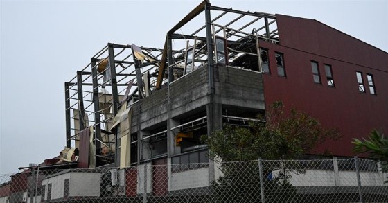 Reconstruir casas após tempestade