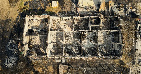 Casas destruídas nos incêndios em França