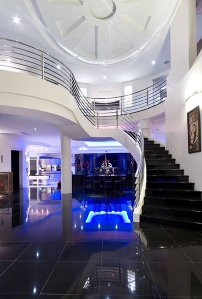 Procura dos EUA alimenta preços das casas de luxo em Paris