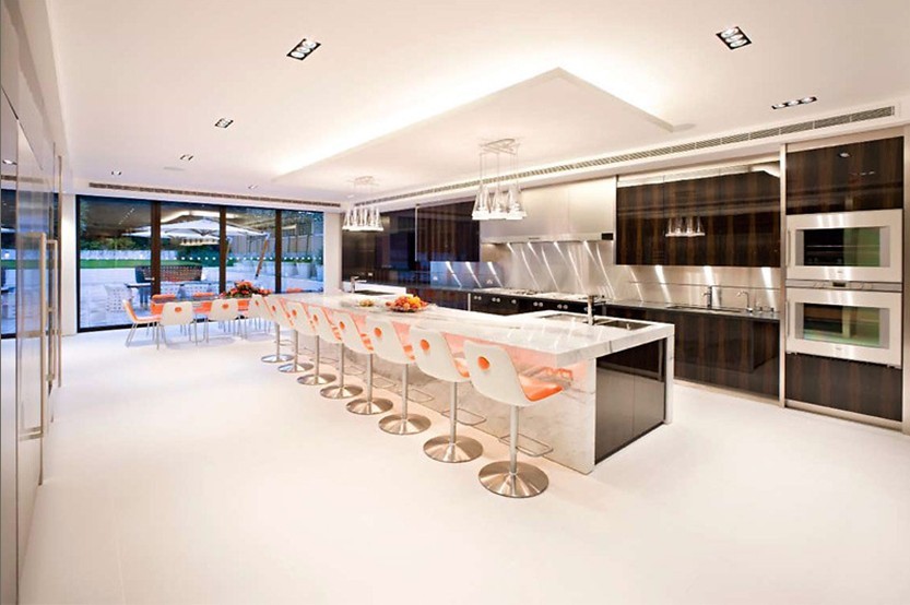 Esta casa de luxo esconde um bunker na cave e está à venda