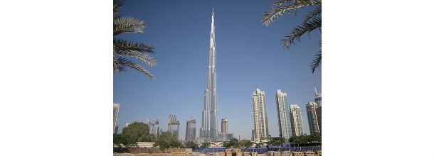 o burj khalifa, no dubai, tem 828 metros de altura e foi inaugurado há pouco mais de um ano crise também chega ao edifício mais alto do mundo