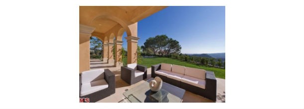 Antiga sede da Sociedade de Conservas Joana d’Arc convertida em cowork