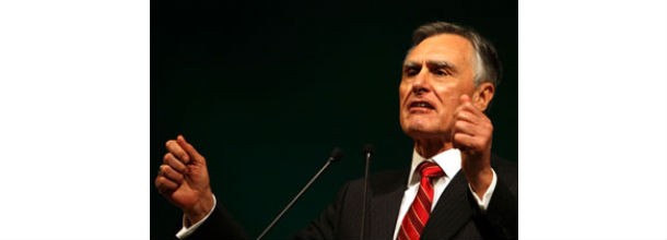 cavaco reeleito com 52,94% dos votos 
