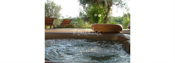 casas de fim-de-semana: jacuzzi à beira da barragem (montargil)