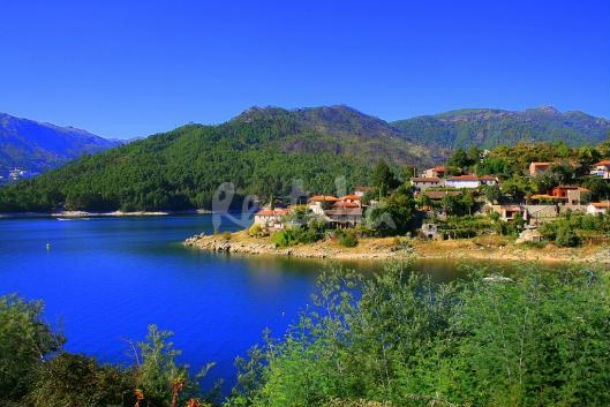 Confiança dos consumidores recua para níveis do início da pandemia