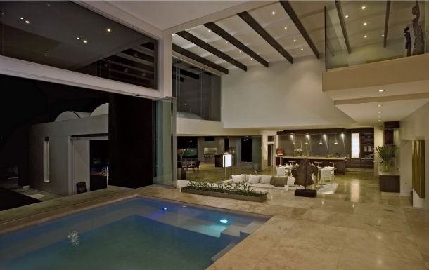 Oligarcas russos compram casas de luxo no Dubai: vendas disparam 51%