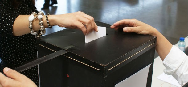 mais de dez mil pessoas vão estar nas mesas de voto eleições: mesas de voto custam oito milhões ao estado