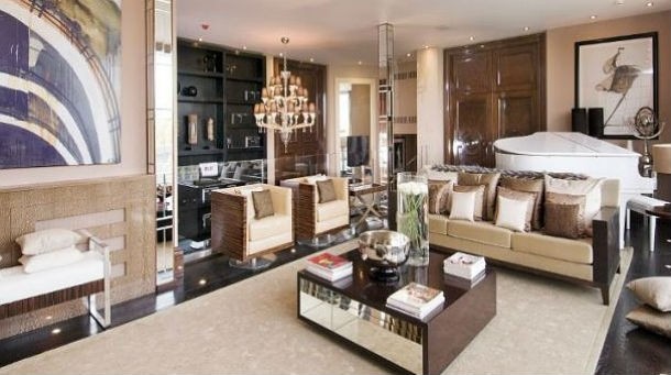 um dos seis quartos do apartamento, localizado no bairro knightsbridge o apartamento para arrendar mais caro de londres (fotos)