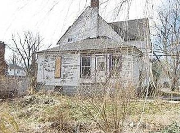 15 casas à venda por 70 euros... em detroit 