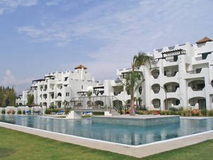esta casa, localizada em cádiz, custava 395.000 euros e agora está à venda por 185.000 As 50 casas novas em Espanha que mais baixaram de preço este ano