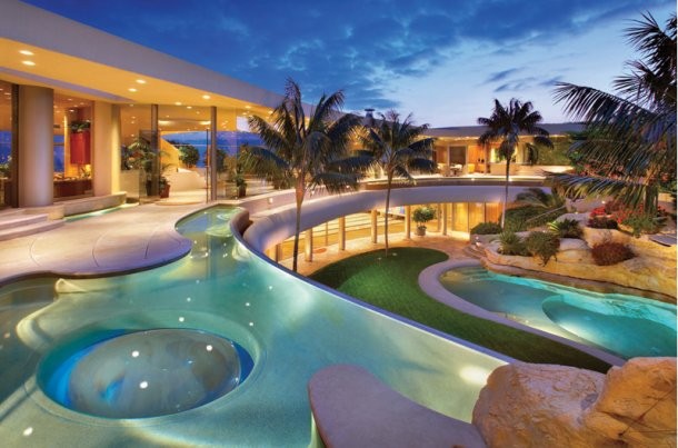 casas de sonho: mansão na califórnia em frente ao mar e com um museu de carros (fotos)