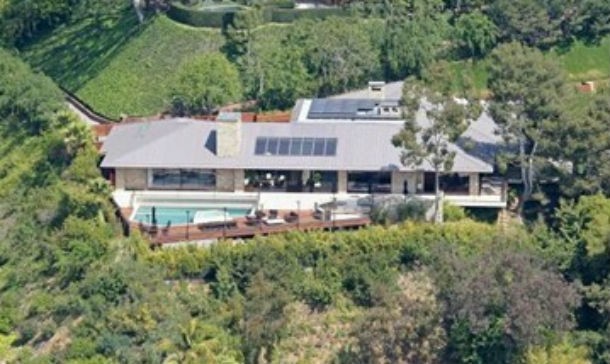 casas de famosos: estrelas de hollywood que venderam ou compraram casa apesar da crise (fotos)