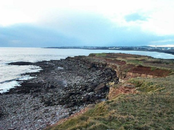 a sully island tem cerca de 59.000 m2 ilha que foi habitada por piratas está à venda por 105 mil euros