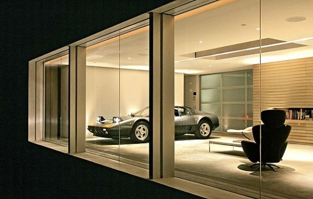 car-in-home-black-ferrari-21_0