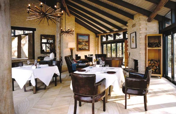 sydney-beachhouse-dining-area_0