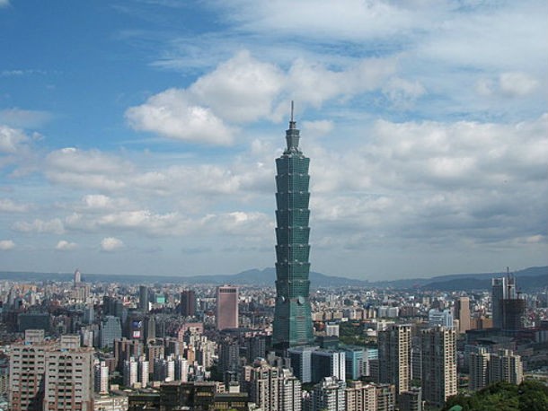 edifício tem 101 andares acima do solo e 5 subterrâneos, ocupando uma área de 357.721 m2 1_31