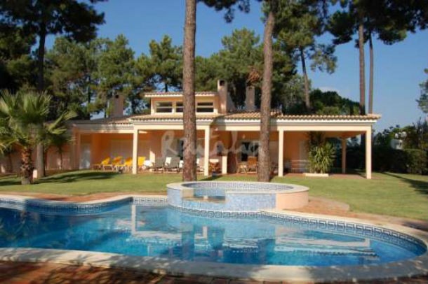 a casa que é toda de vidro (fotos)