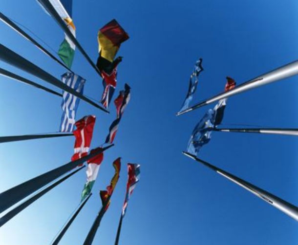 para esta quarta-feira está marcado um encontro entre os ministros das finanças da zona euro aproximam-se "dez dias críticos para a europa", alerta rehn
