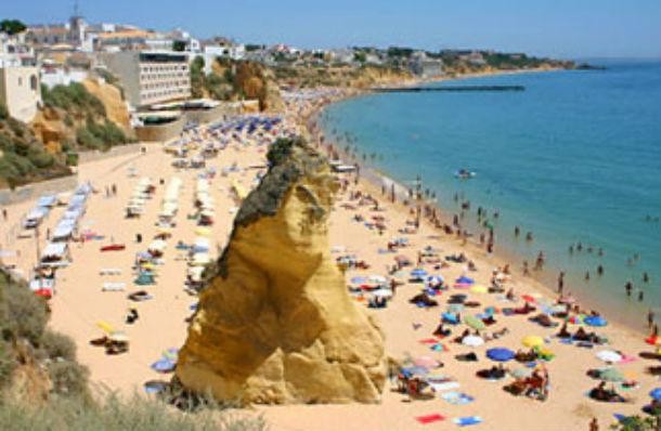 apesar da crise, o preço das casas de luxo no algarve continua a aumentar casas de luxo no algarve e na madeira não baixam de preço