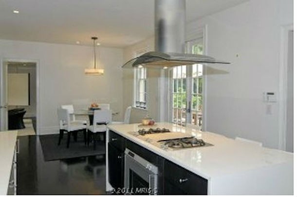 a-nice-bright-kitchen