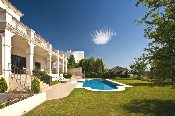Contemporary-Spanish-Villa-Marbella-09