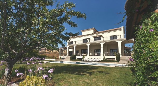 Contemporary-Spanish-Villa-Marbella-10