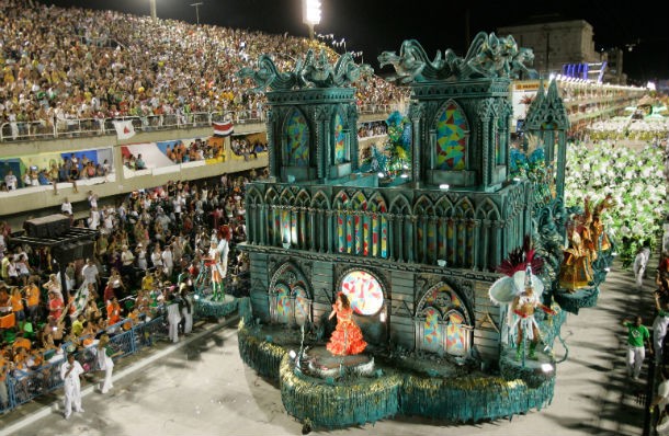 depois de seis meses de obras sambódromo é reinaugurado nas vésperas do carnaval