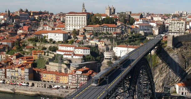 centro histórico do porto precisa de obras em 41% do espaço público