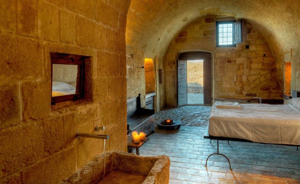 Le-Grotte-Della-Civita9