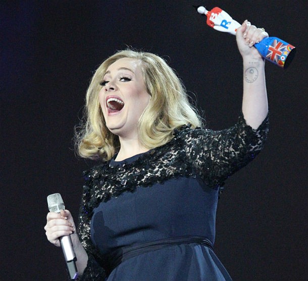 adele tem medo de viver na casa que arrendou em inglaterra