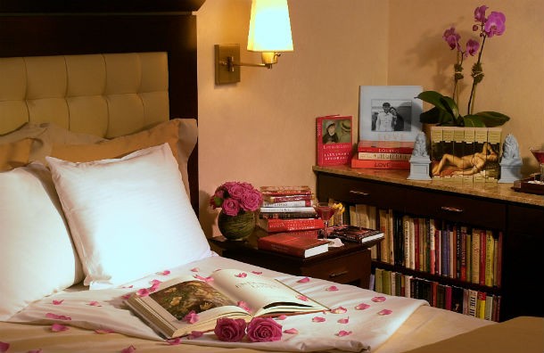 LibraryHotelLoveRoom